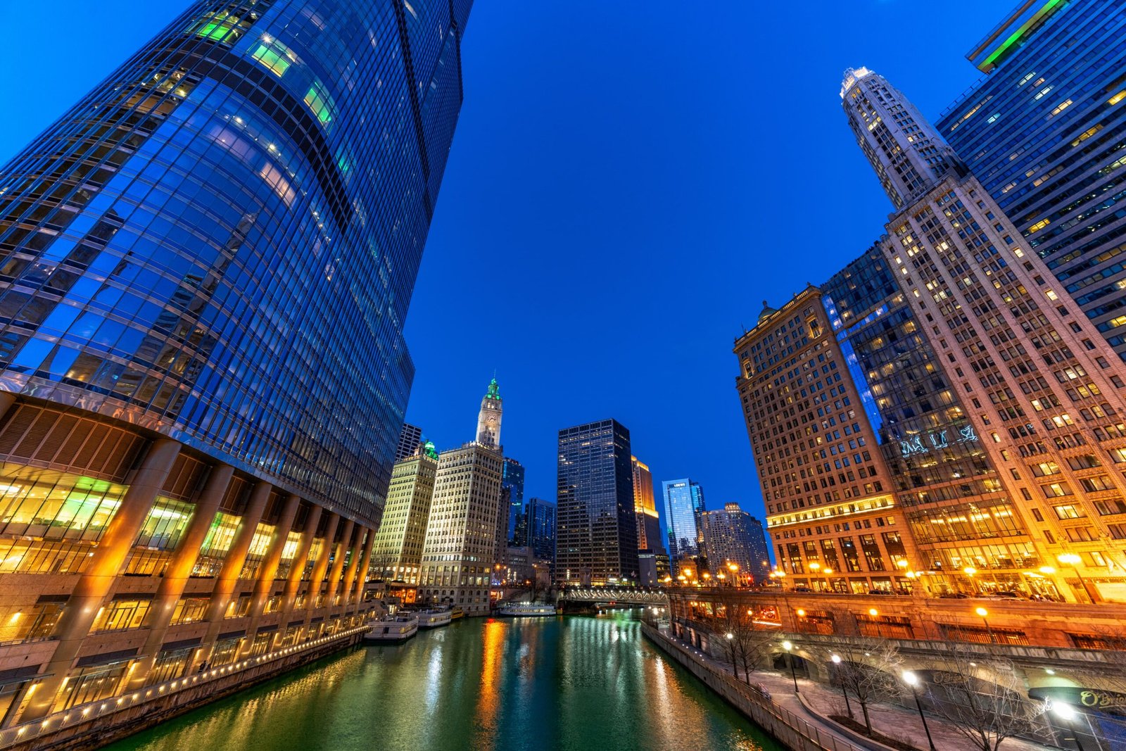 BUSINESS CLASS FLIGHTS TO CHICAGO