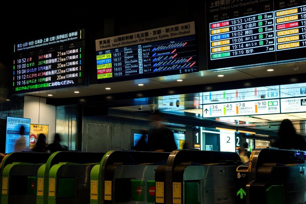 New legislation could strip passengers of frequent flyer rewards, airlines warn
