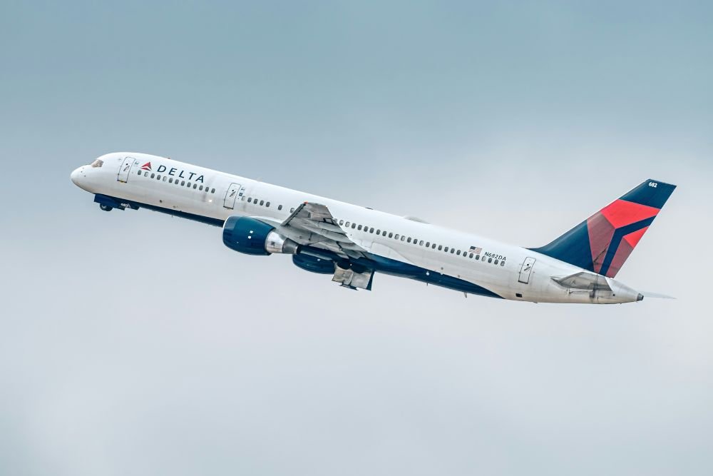 US FAA issues safety alert on risks posed by passenger lithium batteries on planes